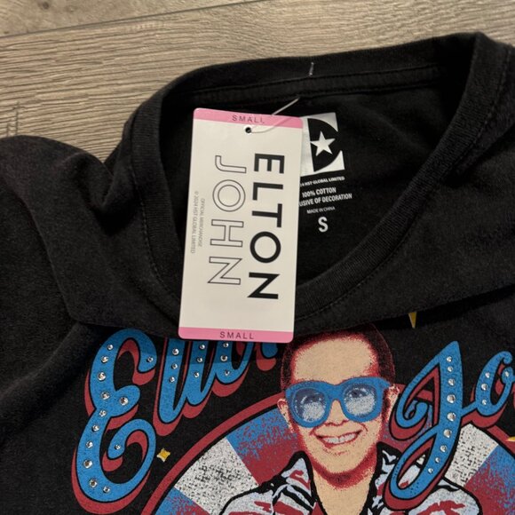 Elton John Rocket Man TShirt Vintage Style Black Graphic Tee Size S Flashback - Picture 6 of 10